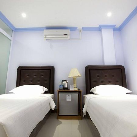 Woodland Hotel Yangon Eksteriør bilde