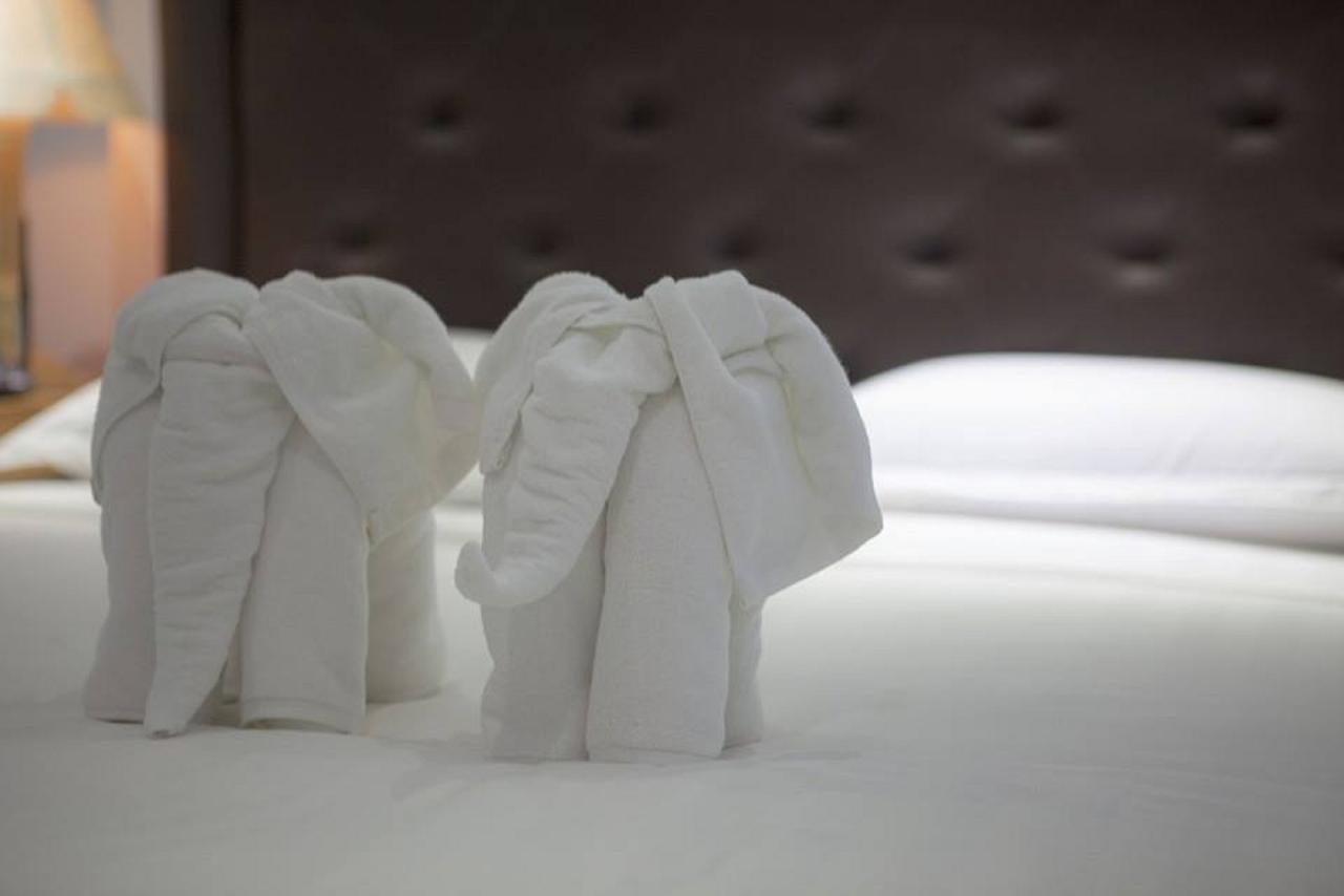 Woodland Hotel Yangon Eksteriør bilde