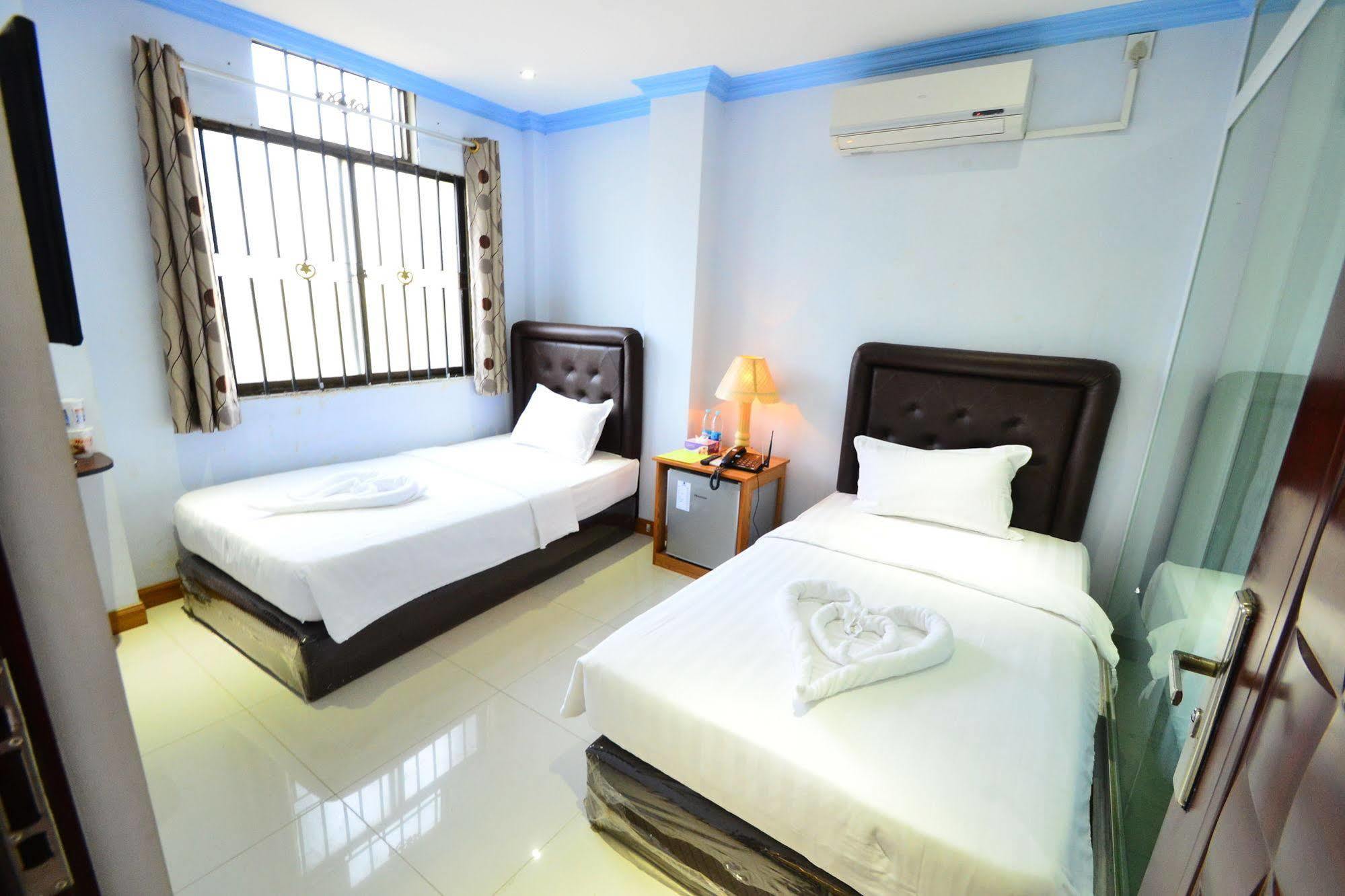 Woodland Hotel Yangon Eksteriør bilde