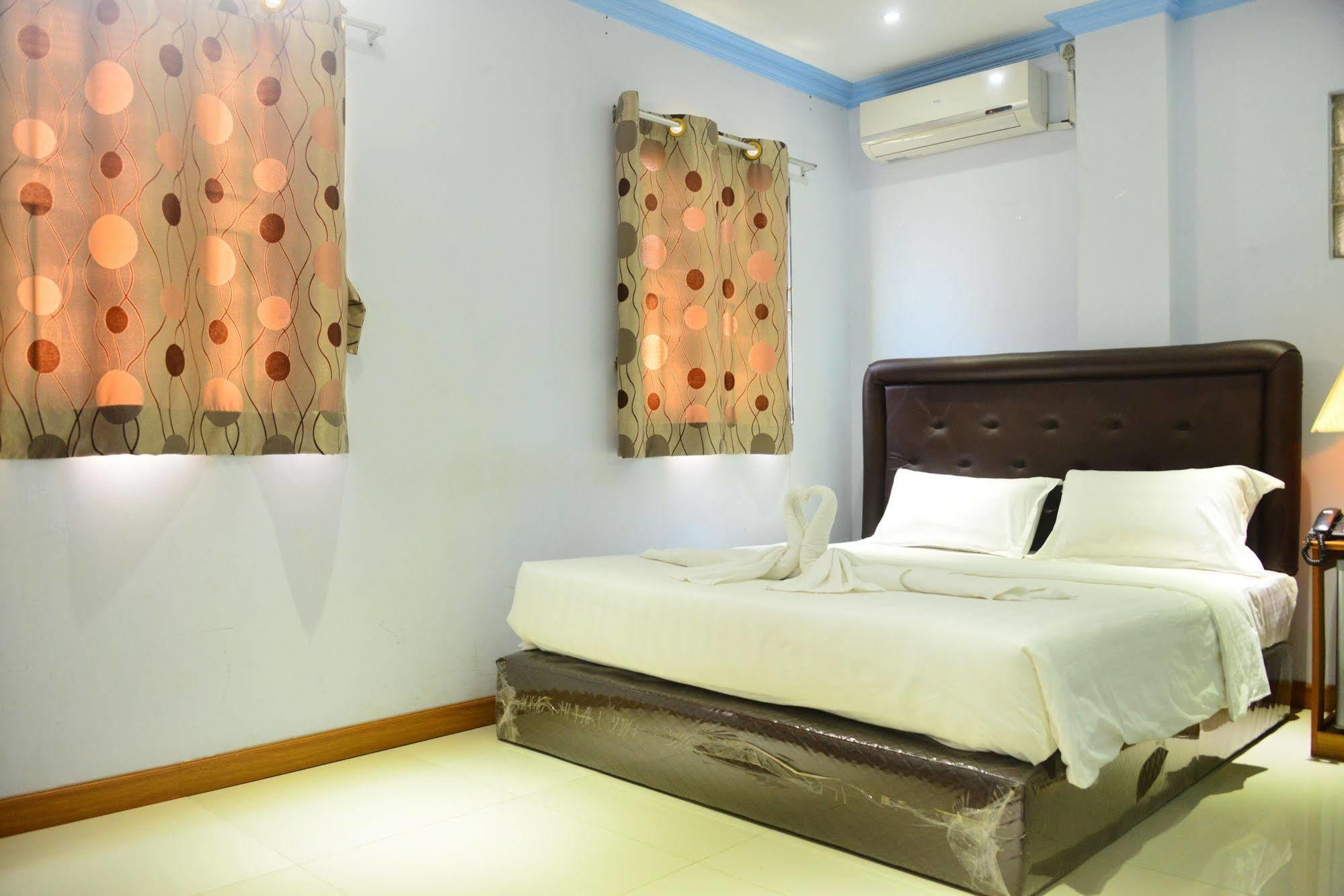 Woodland Hotel Yangon Eksteriør bilde