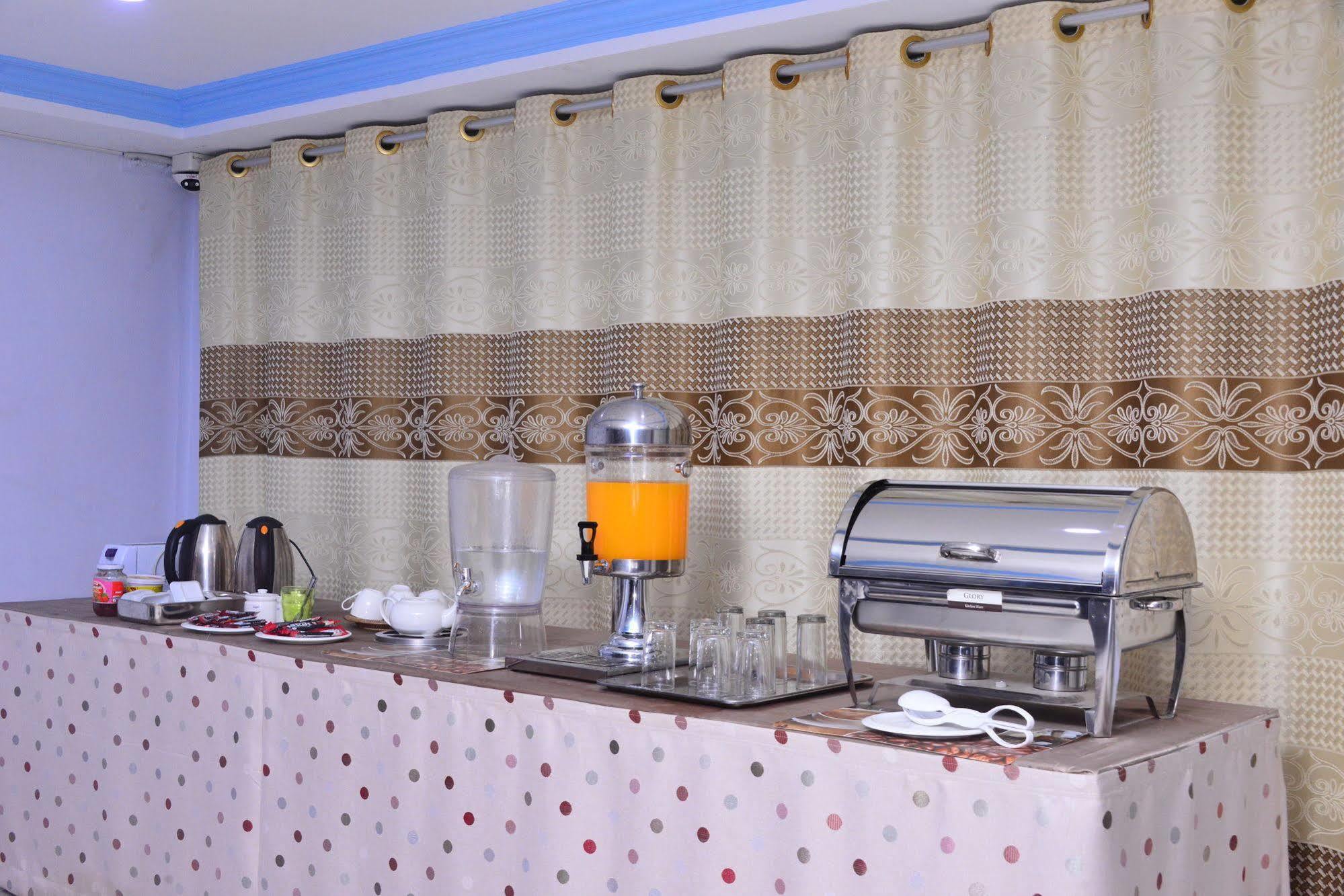 Woodland Hotel Yangon Eksteriør bilde