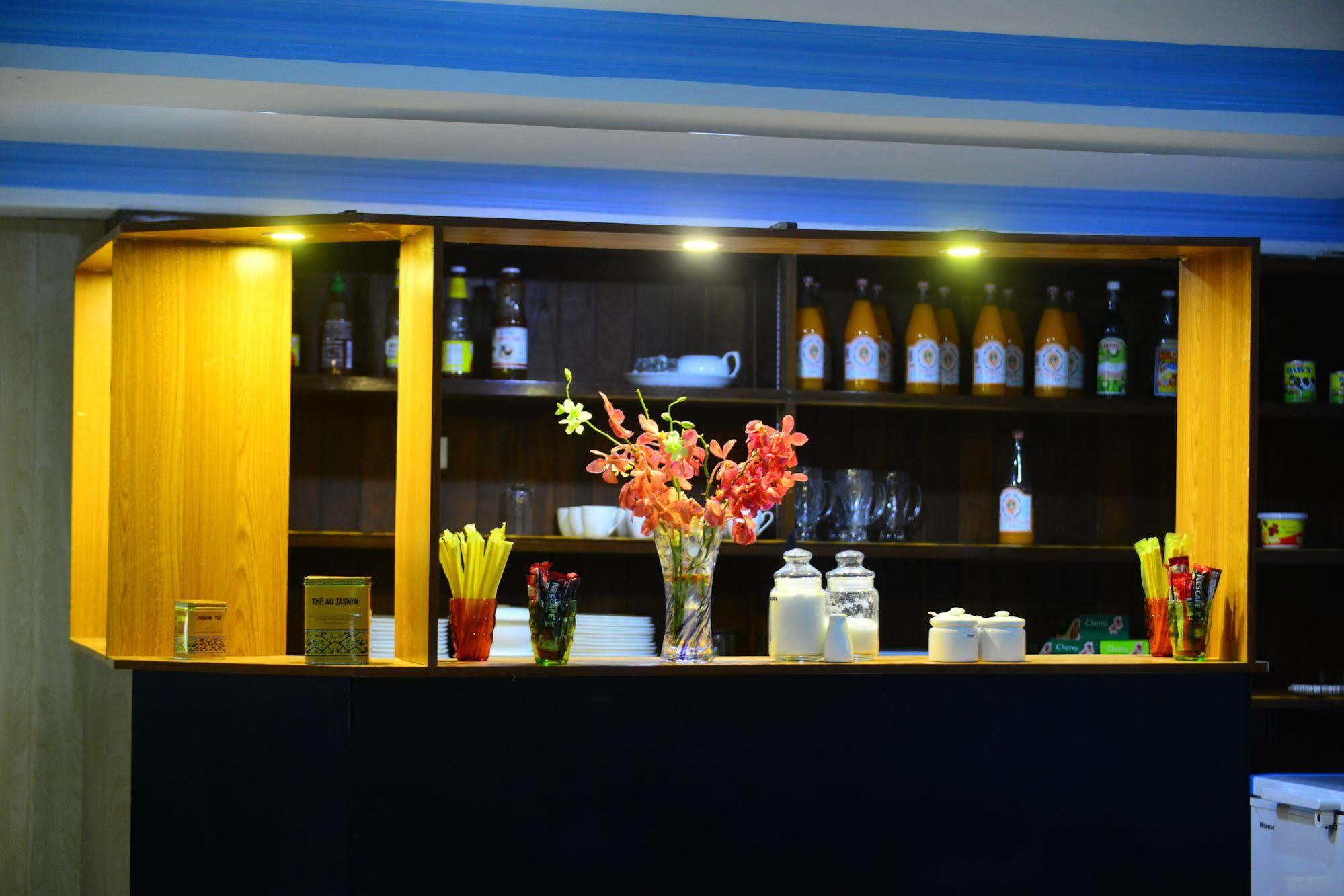Woodland Hotel Yangon Eksteriør bilde