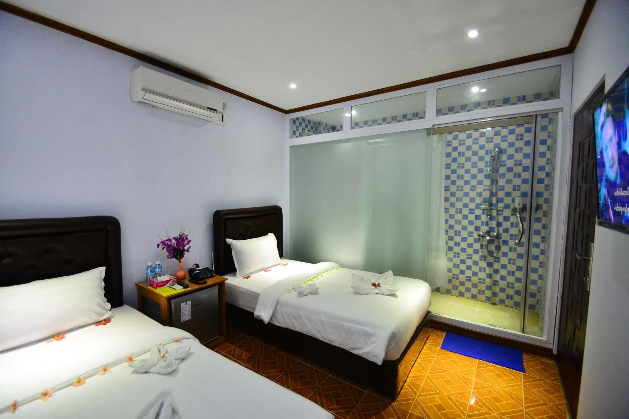 Woodland Hotel Yangon Eksteriør bilde