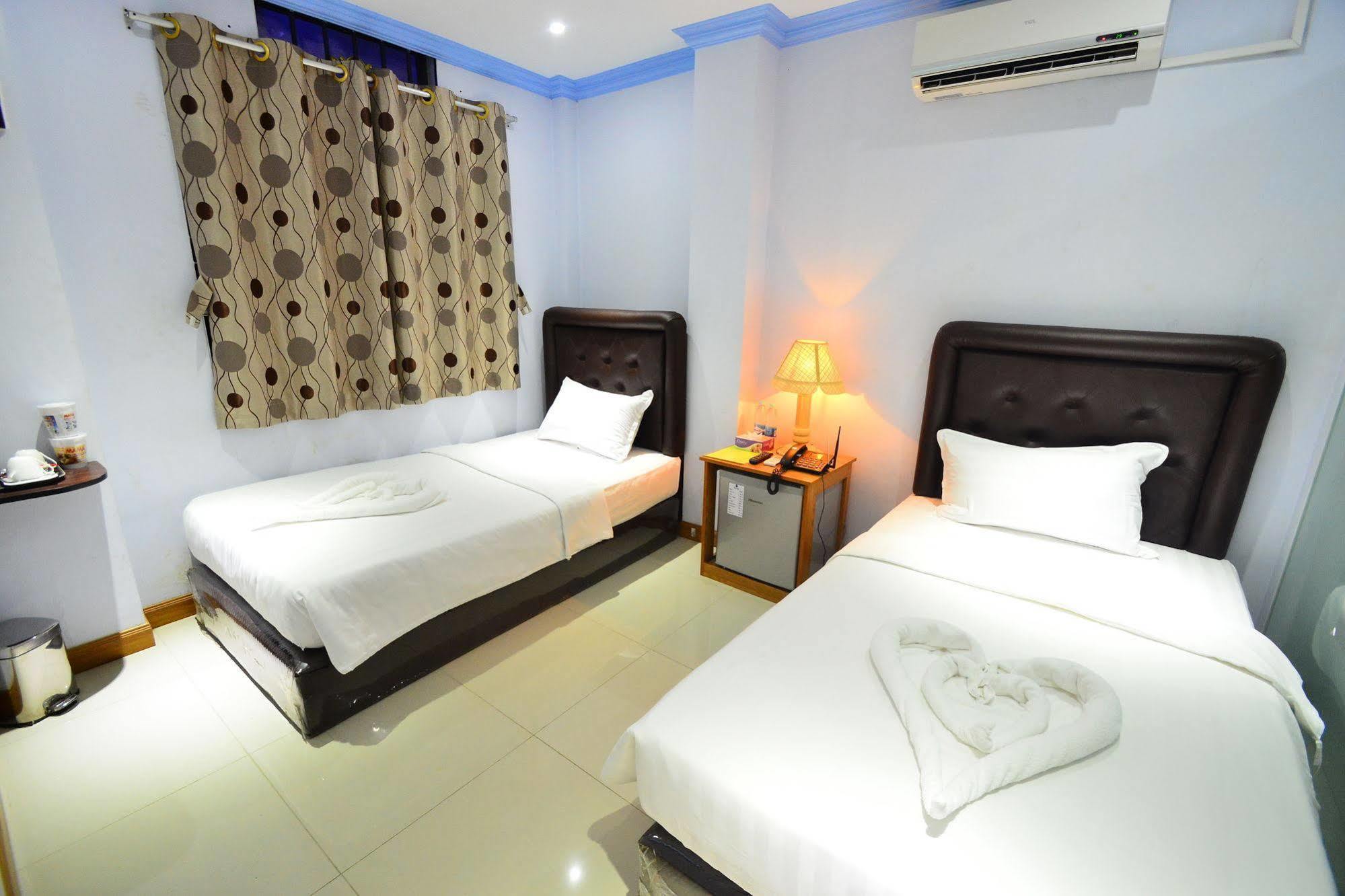 Woodland Hotel Yangon Eksteriør bilde