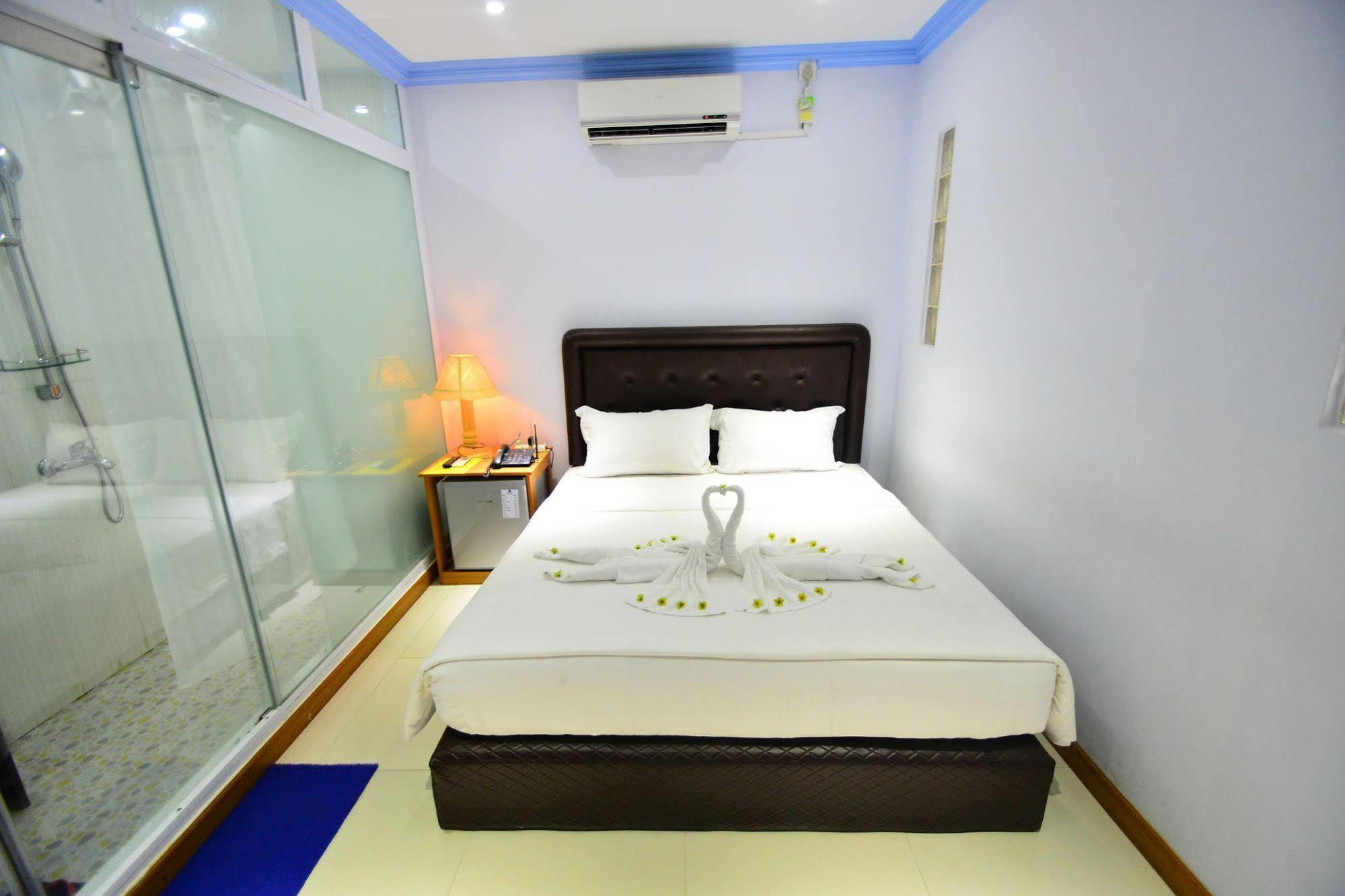 Woodland Hotel Yangon Eksteriør bilde